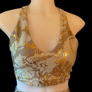 NWOT** Never worn Carbon38 sports bra